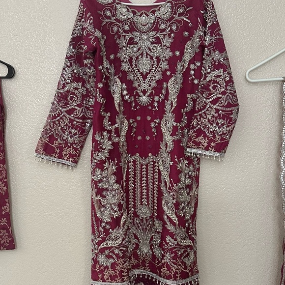 3 piece Pakistani outfit - Picture 3 of 5